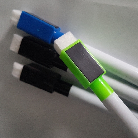 2/15$ NEW 4 pcs Erasable Magnetic Markers for White Boards (Small) - Picture 2 of 8